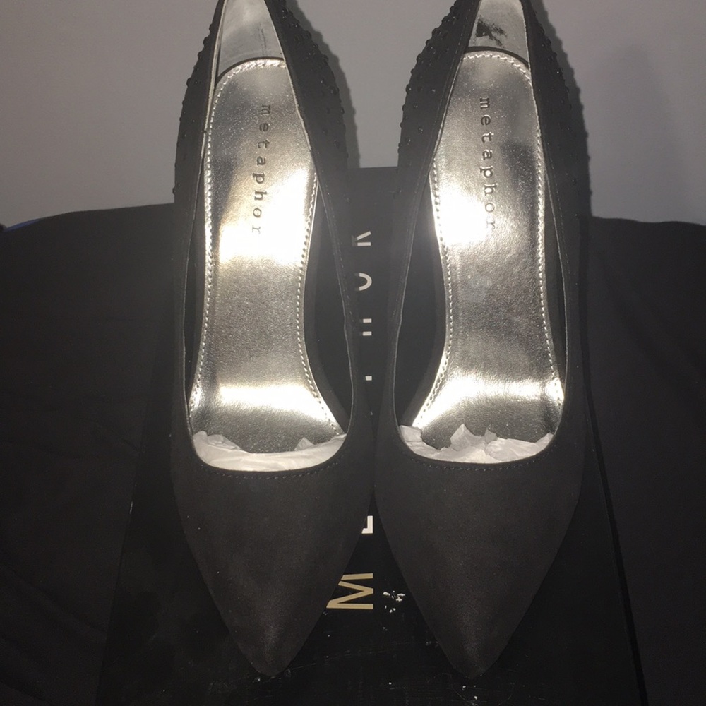 Super cute heels!